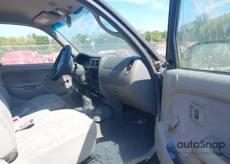 2001 Toyota Tacoma из США, поврежденный, VIN 5TENL42N81Z747375